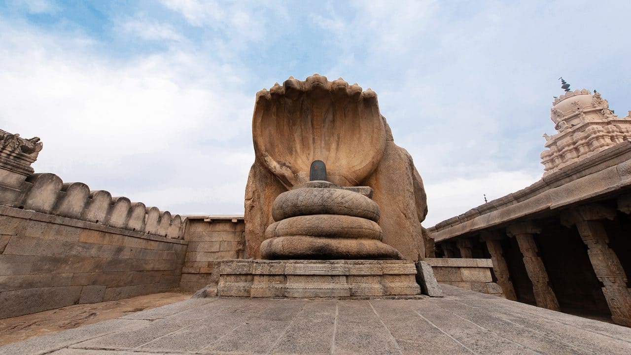 Bengaluru to Nandi Hills & Lepakshi Day Tour